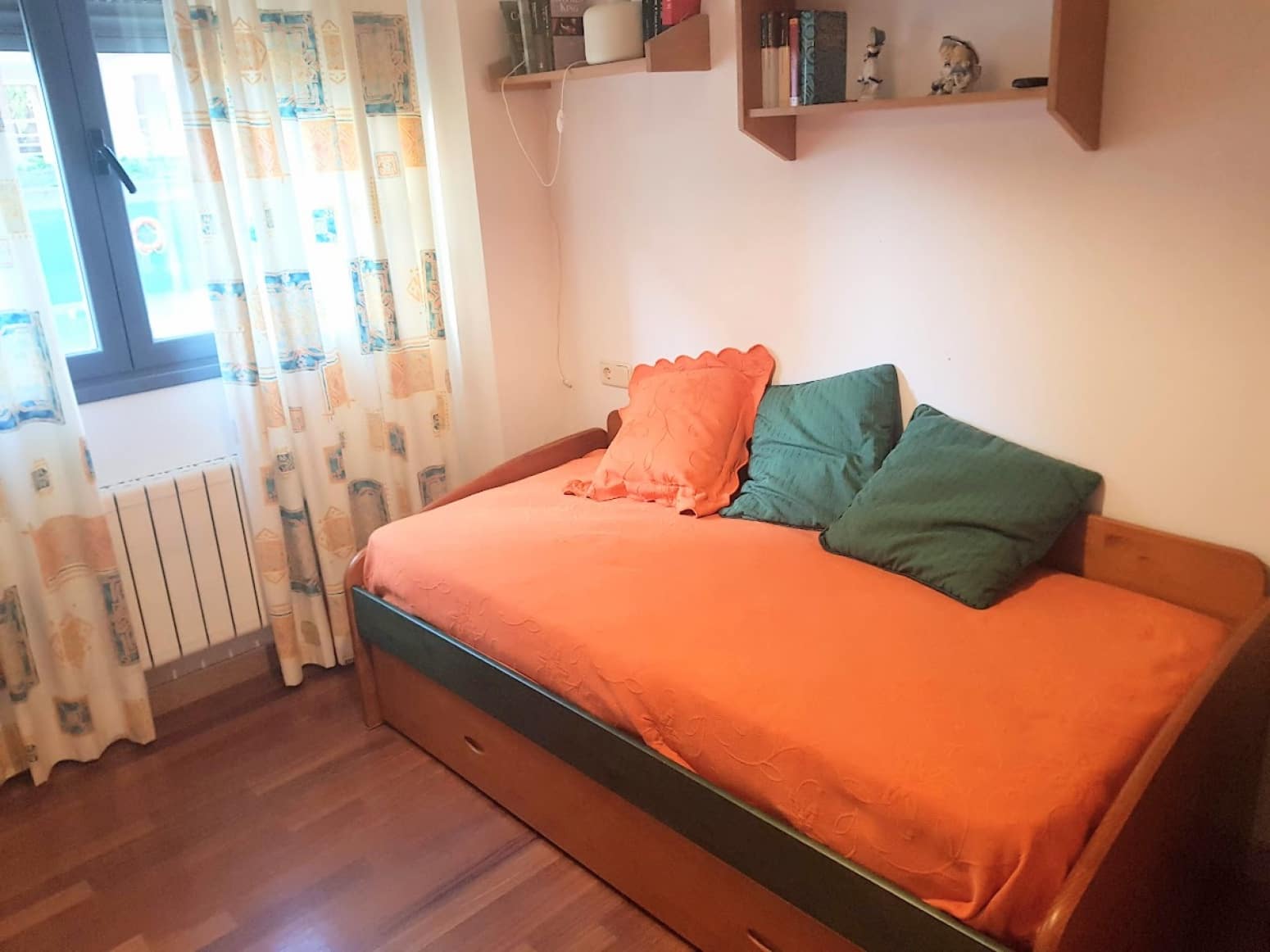 3 soveværelse Lejlighed til leje i Santander med garage - € 1.100 (Ref: 7776945)