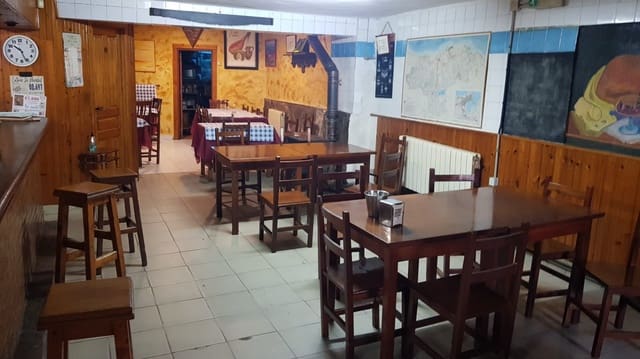 Commercial for sale in Pesquera - € 149,500 (Ref: 7995782)