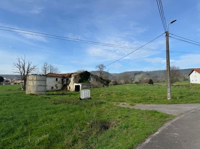 Chalet de 6 habitaciones en Bareyo, Bareyo en venta con garaje - 170.000 € (Ref: 8010333)