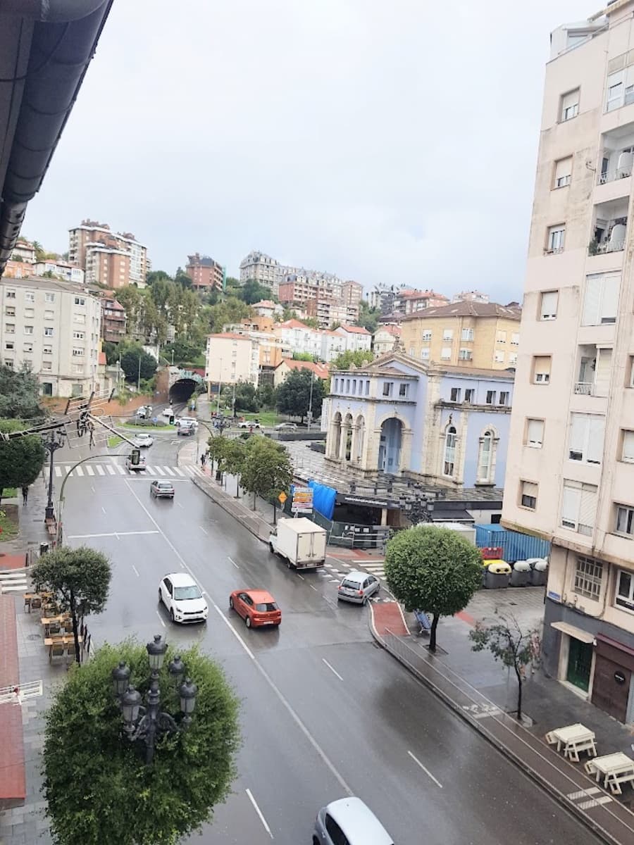 2 slaapkamer Flat te huur in Santander - € 700 (Ref: 8289182)