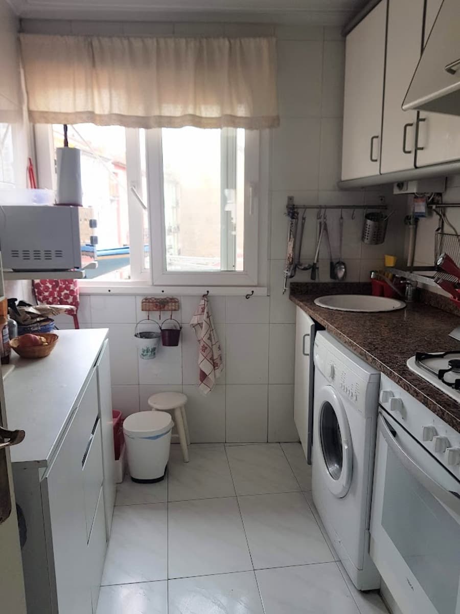 2 slaapkamer Flat te huur in Santander - € 700 (Ref: 8289182)