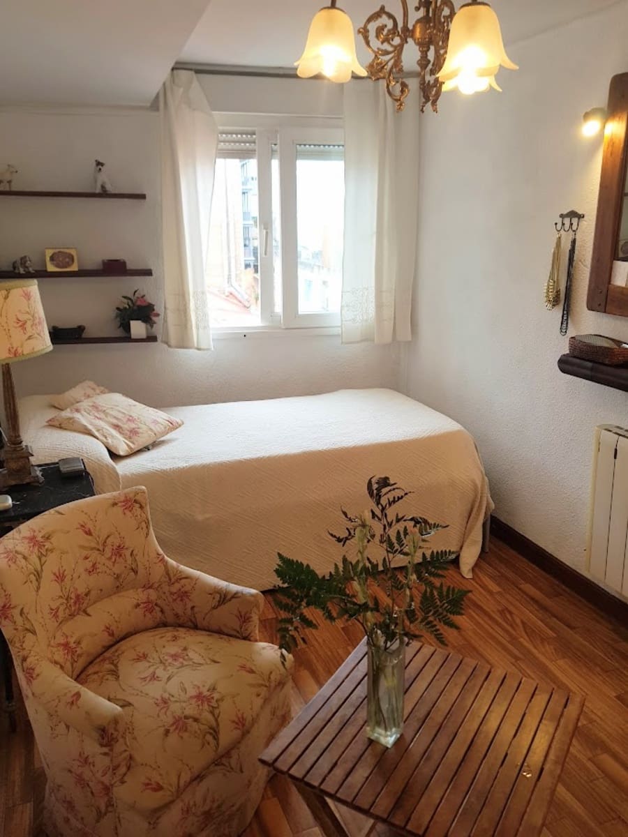 2 slaapkamer Flat te huur in Santander - € 700 (Ref: 8289182)