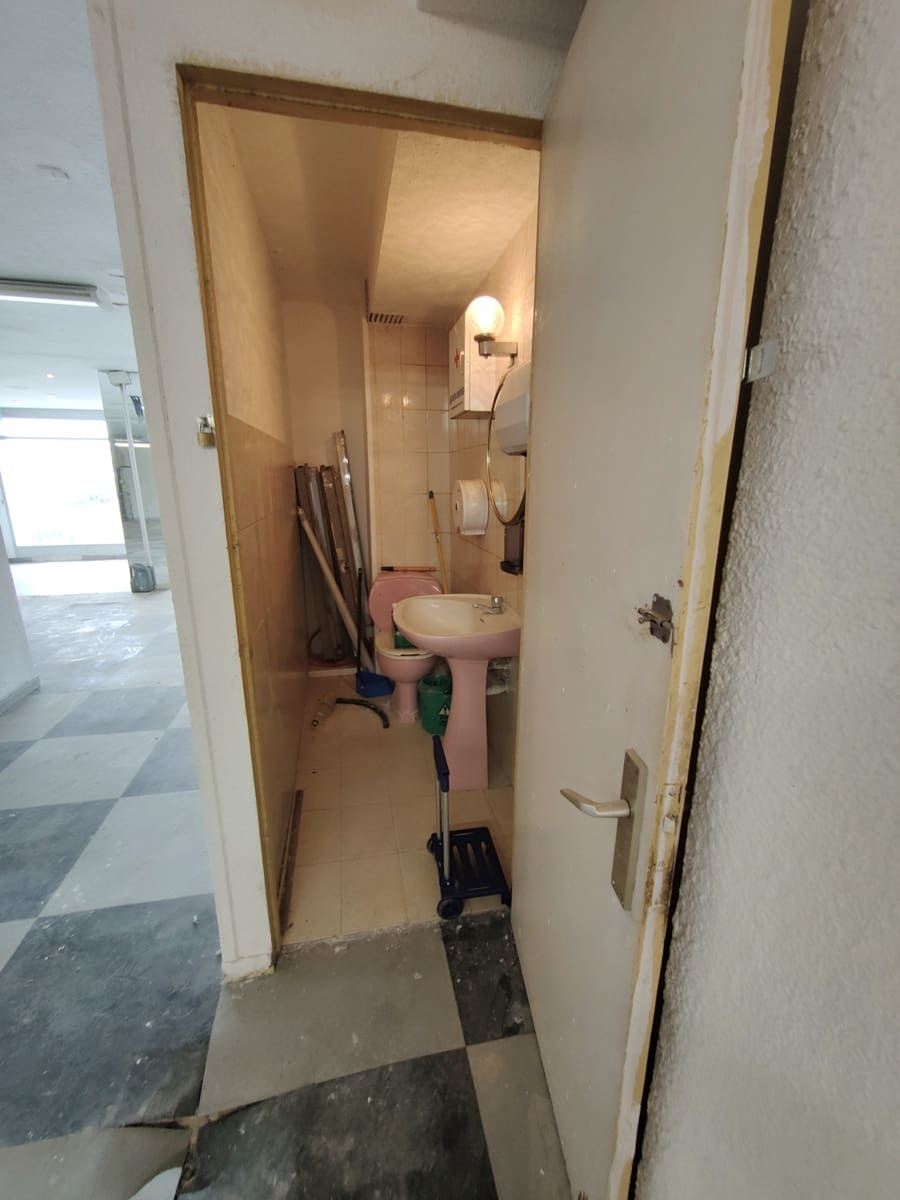 Erhverv til leje i Santander - € 1.400 (Ref: 8310574)