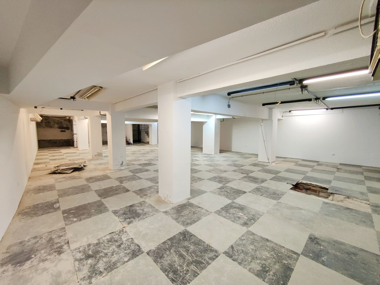 Erhverv til leje i Santander - € 1.400 (Ref: 8310574)