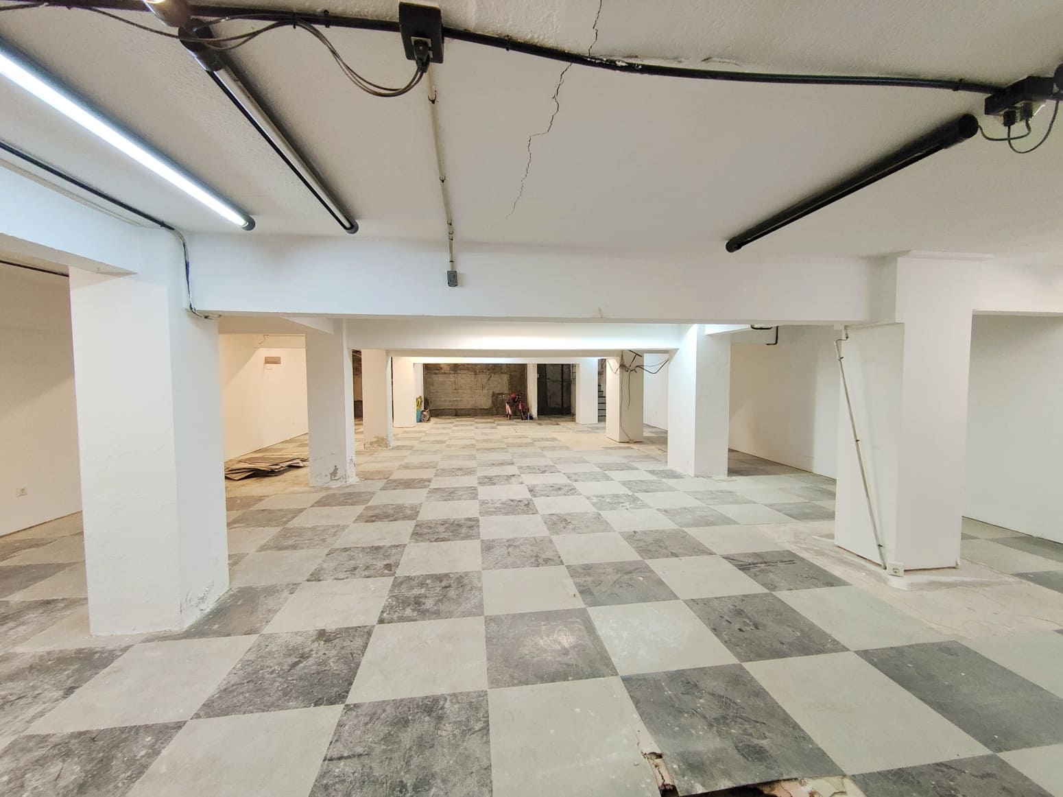 Erhverv til leje i Santander - € 1.400 (Ref: 8310574)