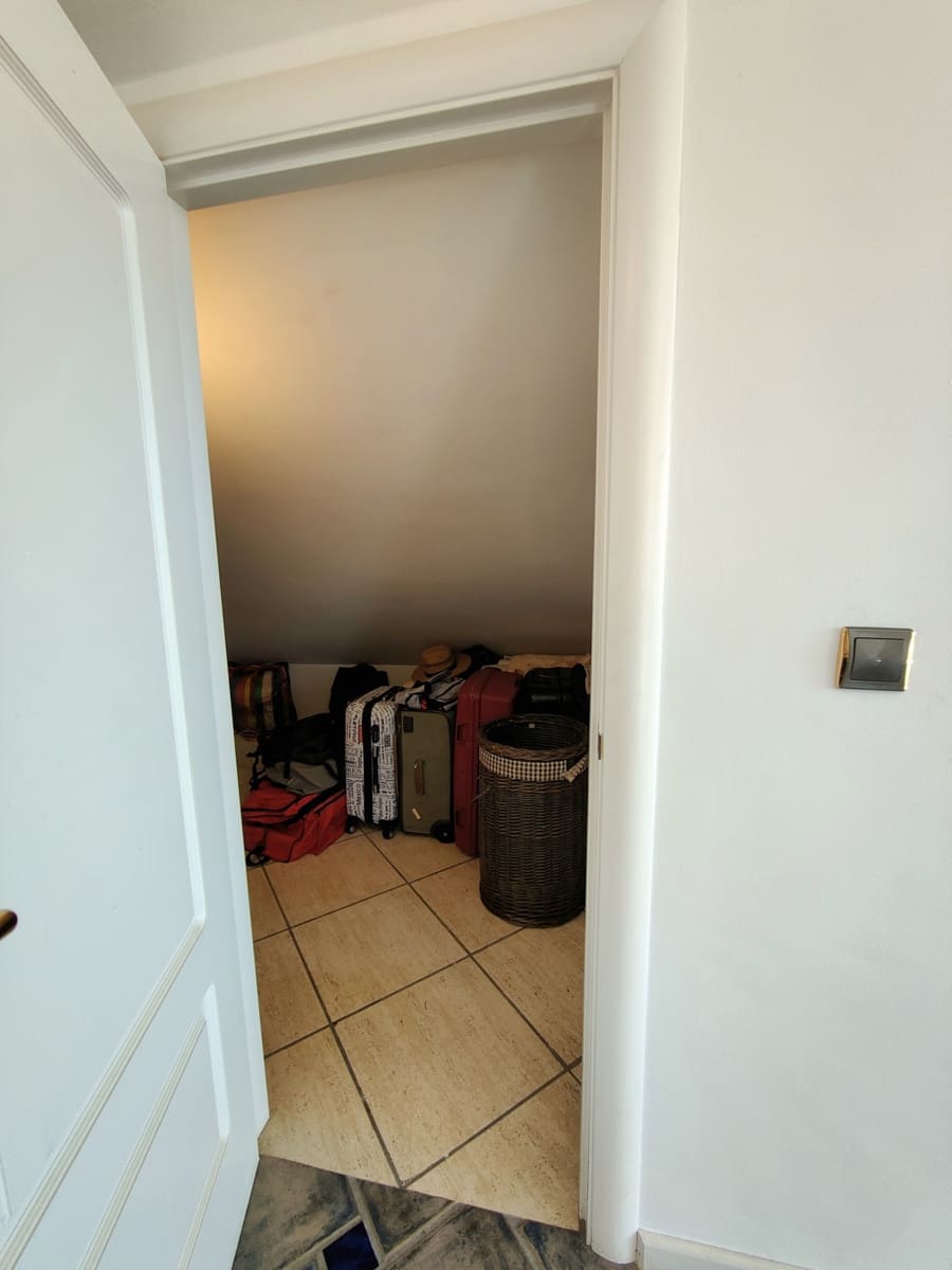 5 bedroom Villa for sale in Liencres with garage - € 950,000 (Ref: 8392316)