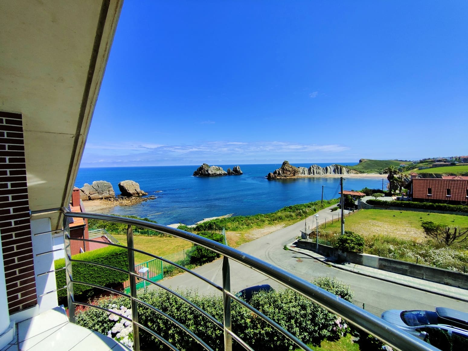 5 bedroom Villa for sale in Liencres with garage - € 950,000 (Ref: 8392316)