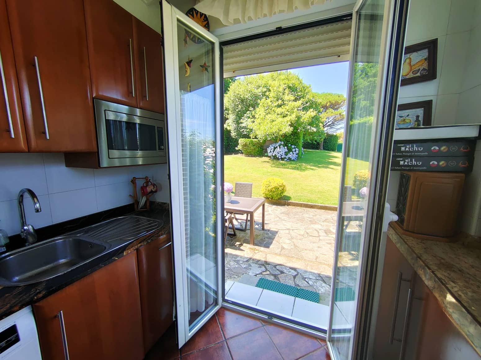 5 bedroom Villa for sale in Liencres with garage - € 950,000 (Ref: 8392316)