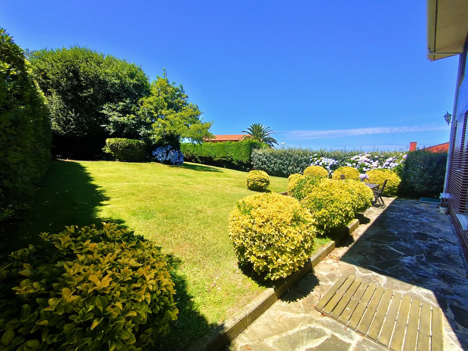 5 bedroom Villa for sale in Liencres with garage - € 950,000 (Ref: 8392316)