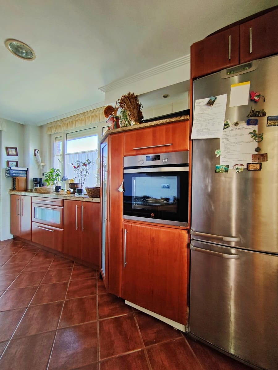 5 bedroom Villa for sale in Liencres with garage - € 950,000 (Ref: 8392316)