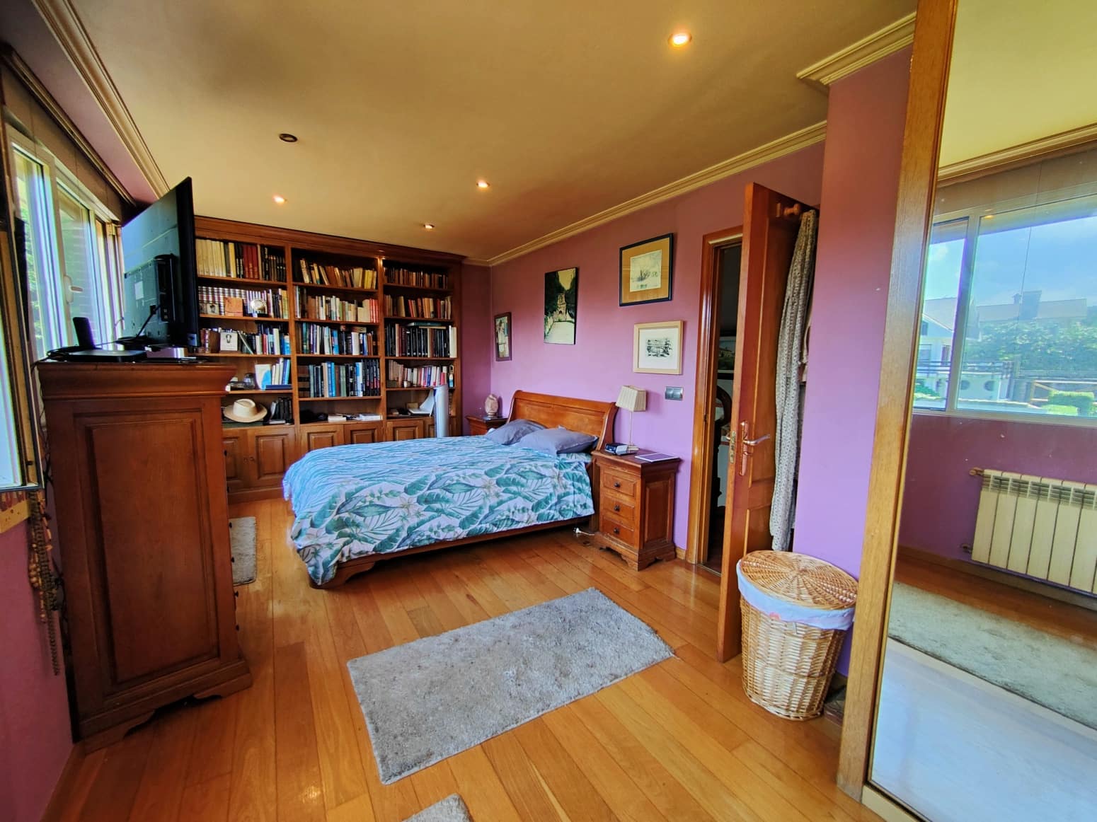 5 bedroom Villa for sale in Liencres with garage - € 950,000 (Ref: 8392316)