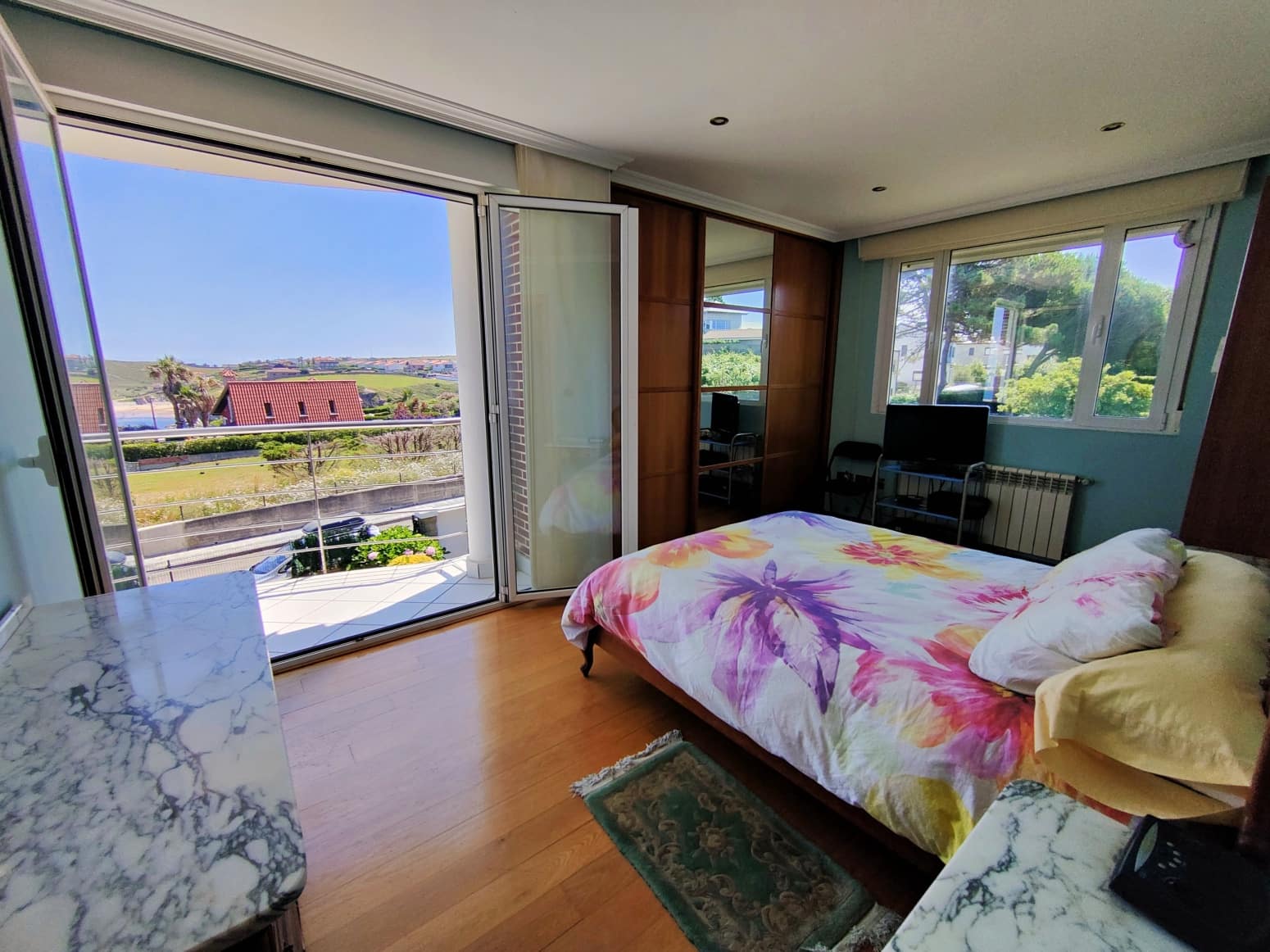 5 bedroom Villa for sale in Liencres with garage - € 950,000 (Ref: 8392316)