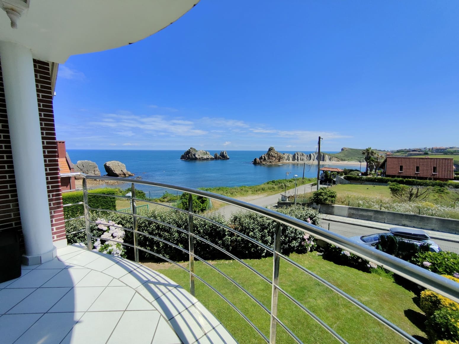 5 bedroom Villa for sale in Liencres with garage - € 950,000 (Ref: 8392316)