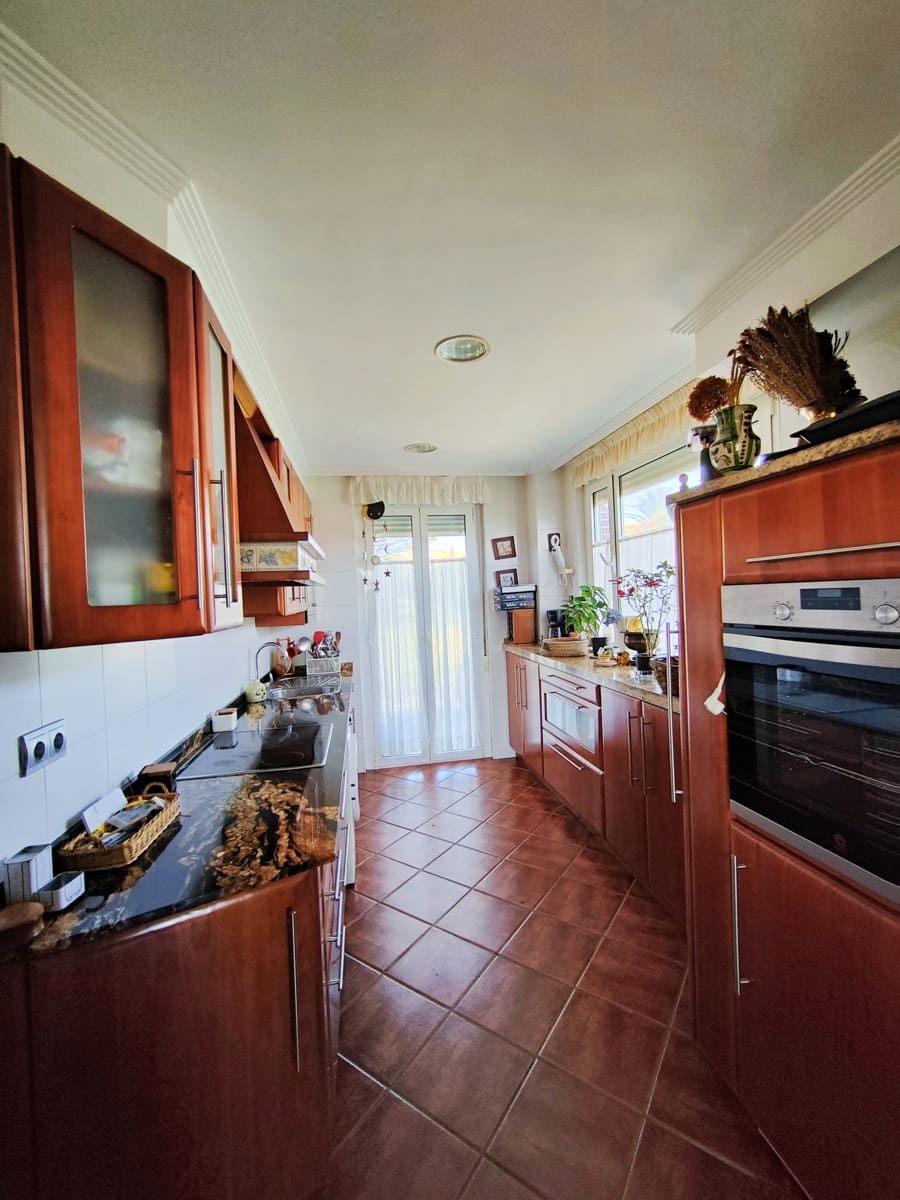 5 bedroom Villa for sale in Liencres with garage - € 950,000 (Ref: 8392316)
