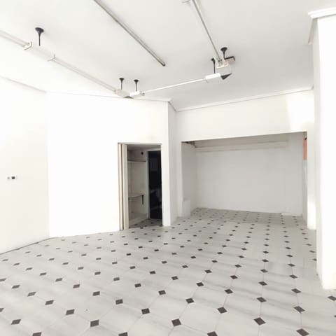 Kaupallinen vuokrattavana paikassa Santander - 800 € (Ref: 8440315)