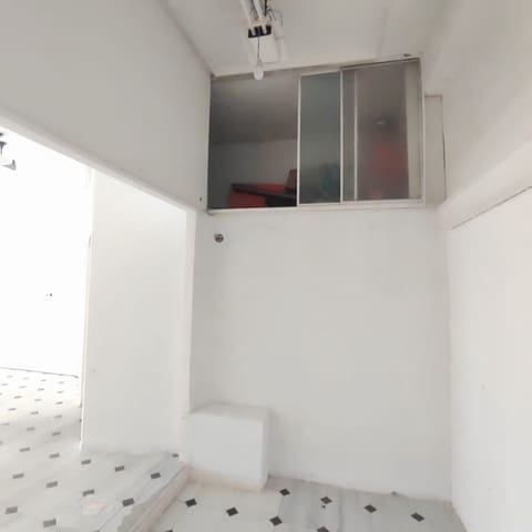 Kaupallinen vuokrattavana paikassa Santander - 800 € (Ref: 8440315)