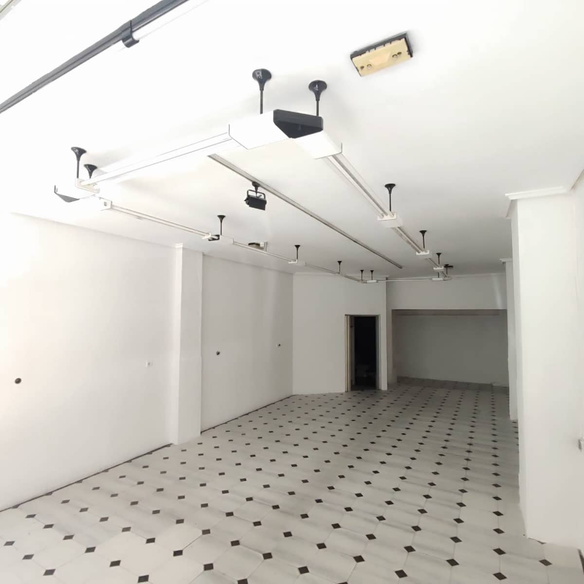 Erhverv til leje i Santander - € 800 (Ref: 8440315)