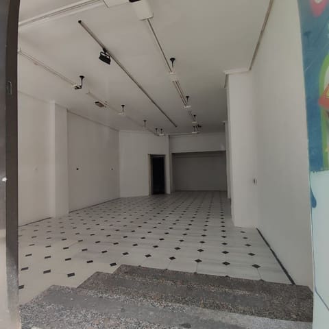 Kaupallinen vuokrattavana paikassa Santander - 800 € (Ref: 8440315)