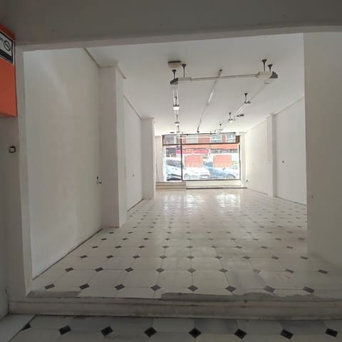 Kaupallinen vuokrattavana paikassa Santander - 800 € (Ref: 8440315)