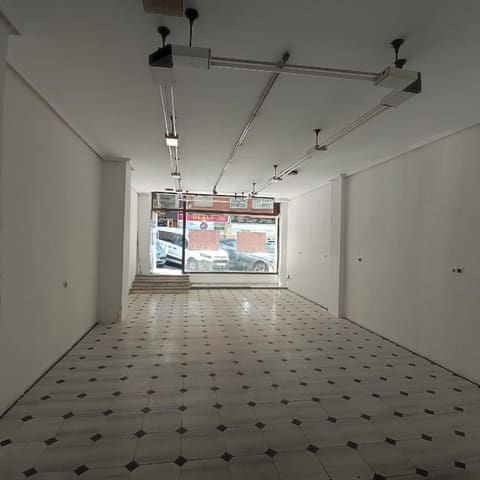 Kaupallinen vuokrattavana paikassa Santander - 800 € (Ref: 8440315)