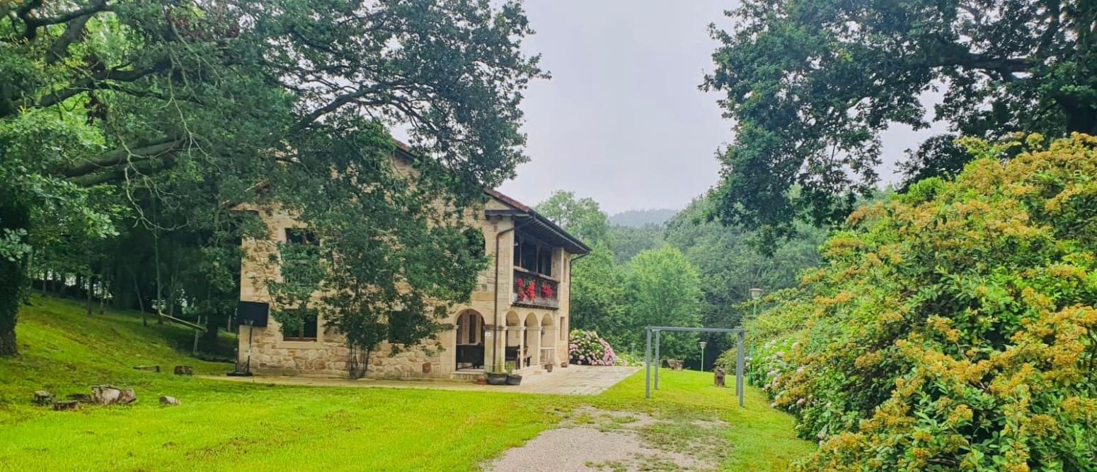 6 soveværelse Erhverv til salg i Penagos med garage - € 895.000 (Ref: 8461587)