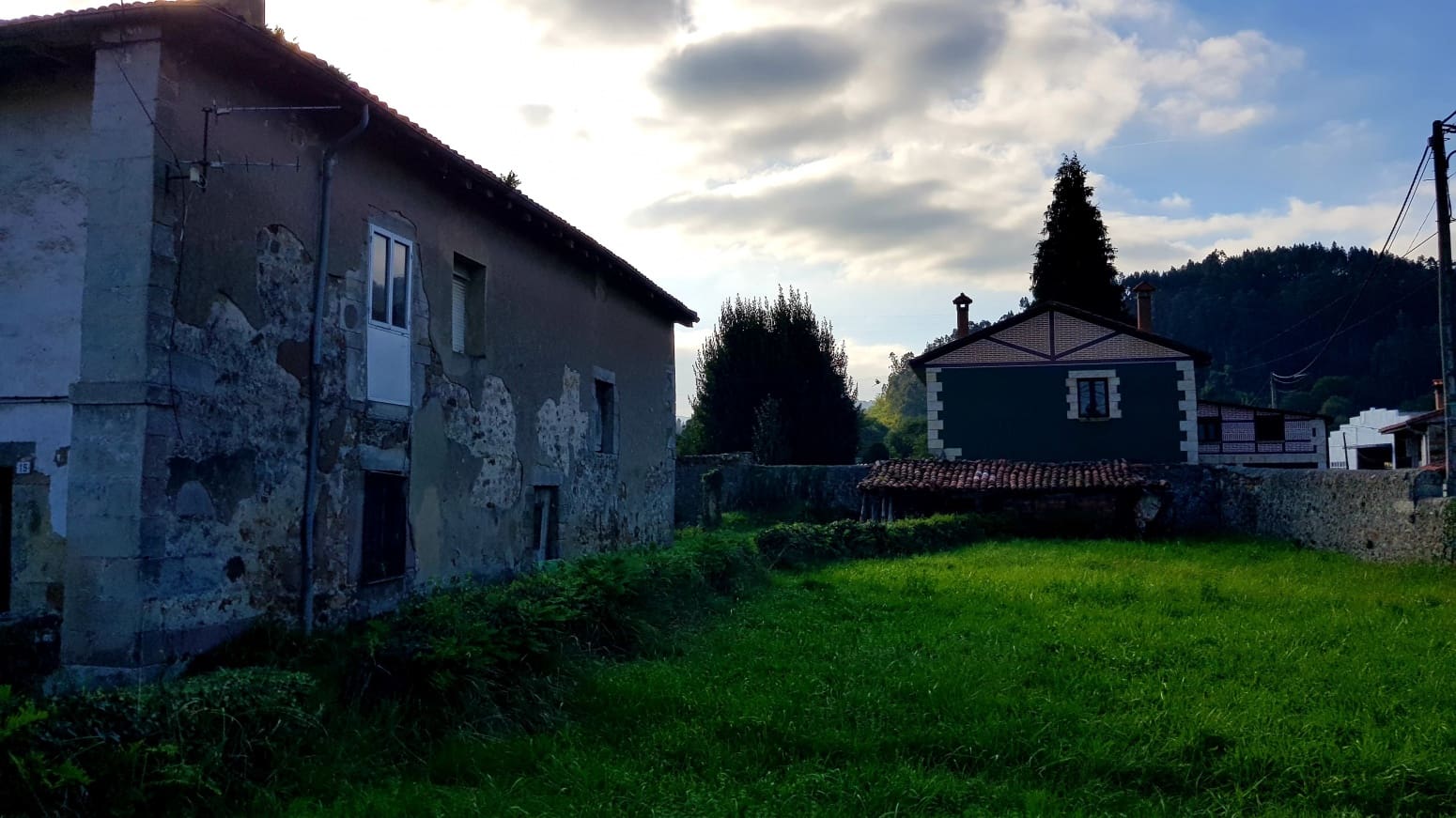 Villa for sale in Los Corrales de Buelna - € 265,000 (Ref: 8484479)