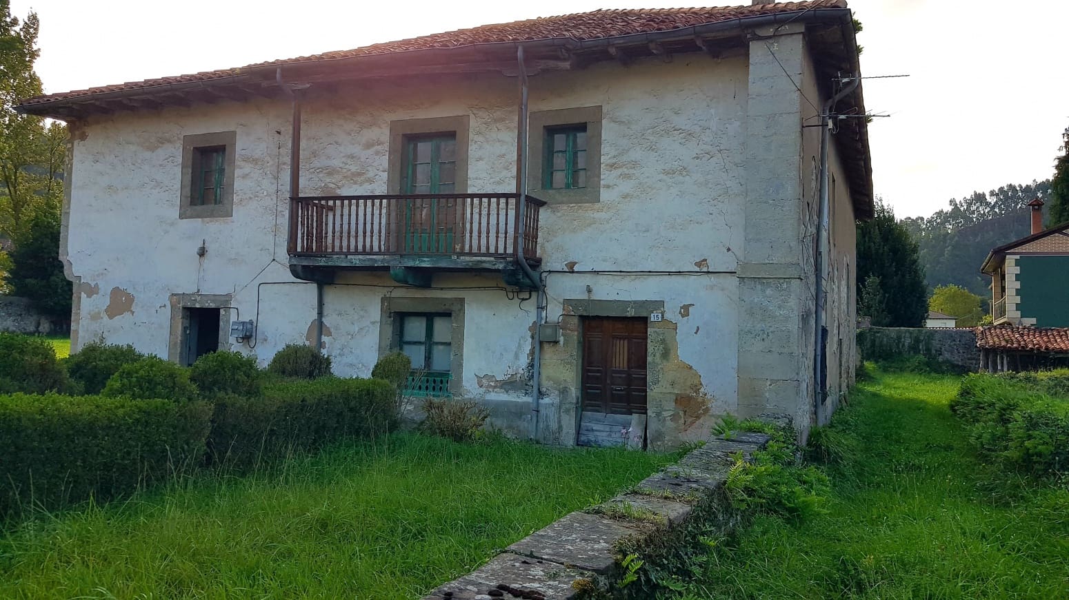 Villa for sale in Los Corrales de Buelna - € 265,000 (Ref: 8484479)