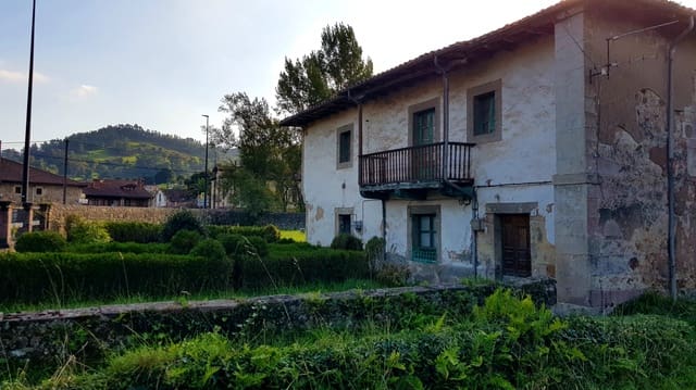 Villa til salg i Los Corrales de Buelna - € 265.000 (Ref: 8484479)