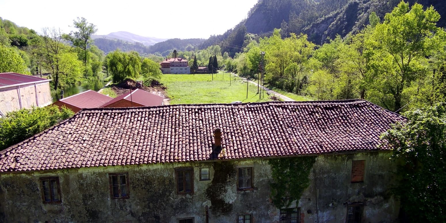 15 soveværelse Villa til salg i San Felices de Buelna - € 175.000 (Ref: 8556613)