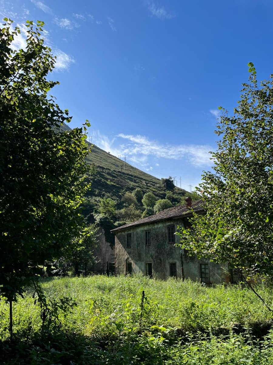 15 soveværelse Villa til salg i San Felices de Buelna - € 175.000 (Ref: 8556613)