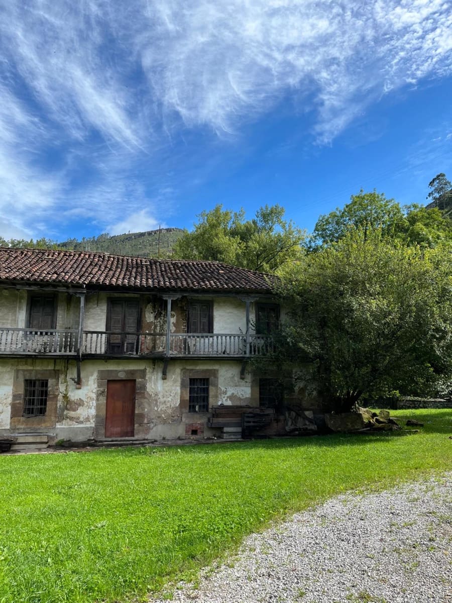 15 soveværelse Villa til salg i San Felices de Buelna - € 175.000 (Ref: 8556613)