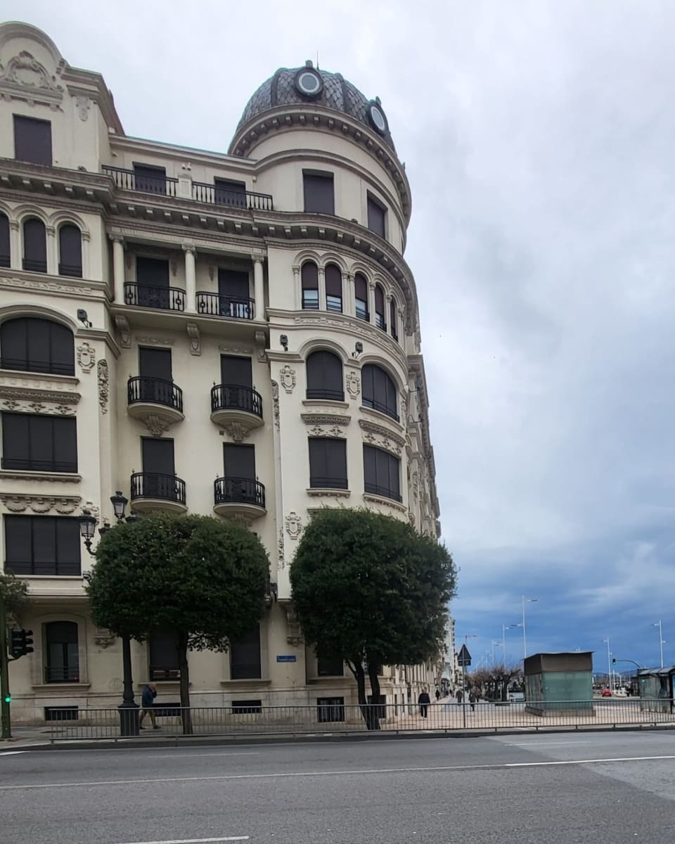 Erhverv til leje i Santander - € 1.300 (Ref: 8776096)