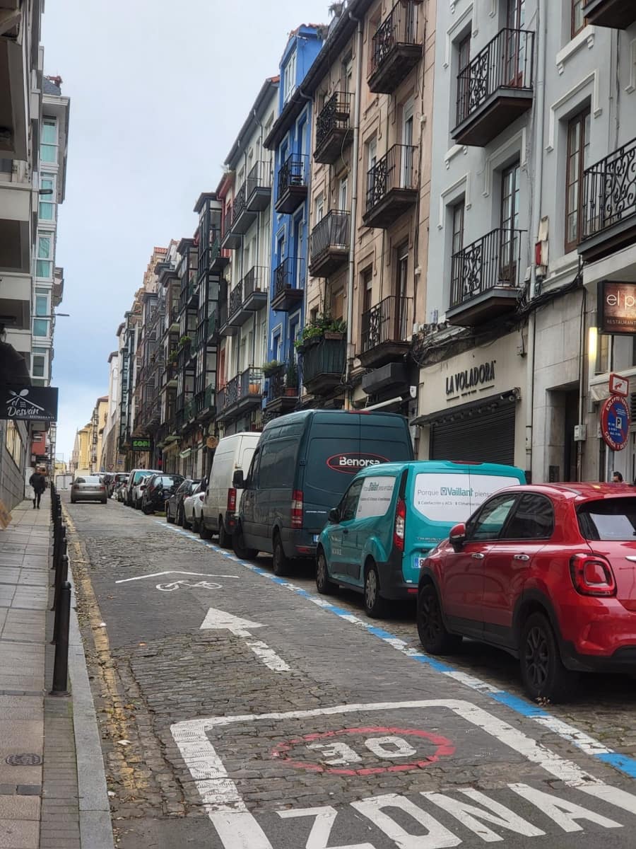 Erhverv til leje i Santander - € 1.300 (Ref: 8776096)