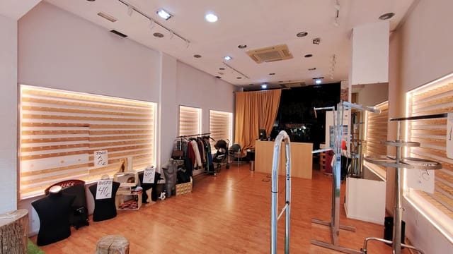 Comercial para venda em Santander - 280 000 € (Ref: 8851422)