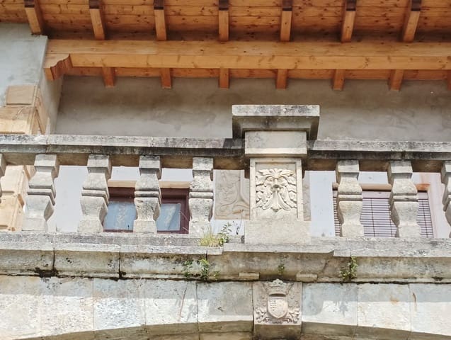 8 bedroom Villa for sale in Campoo de Yuso - € 295,000 (Ref: 8896481)