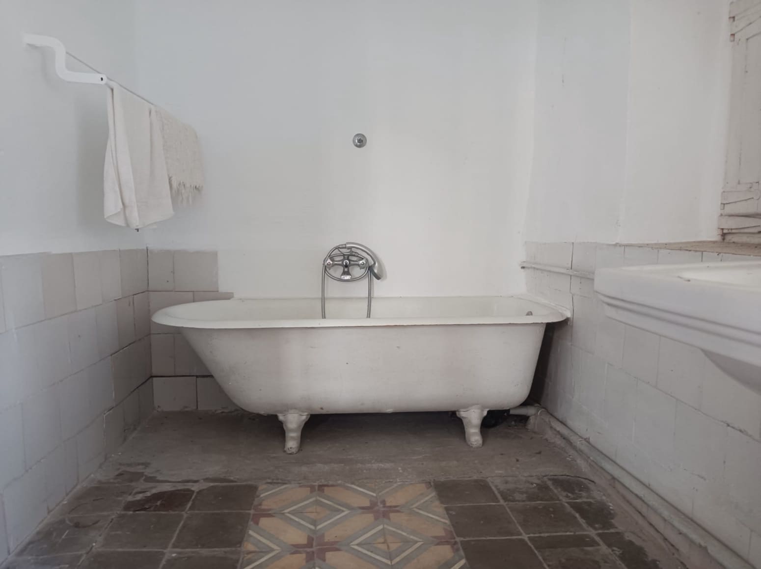 7 bedroom Villa for sale in Ruesga with garage - € 360,000 (Ref: 8896482)