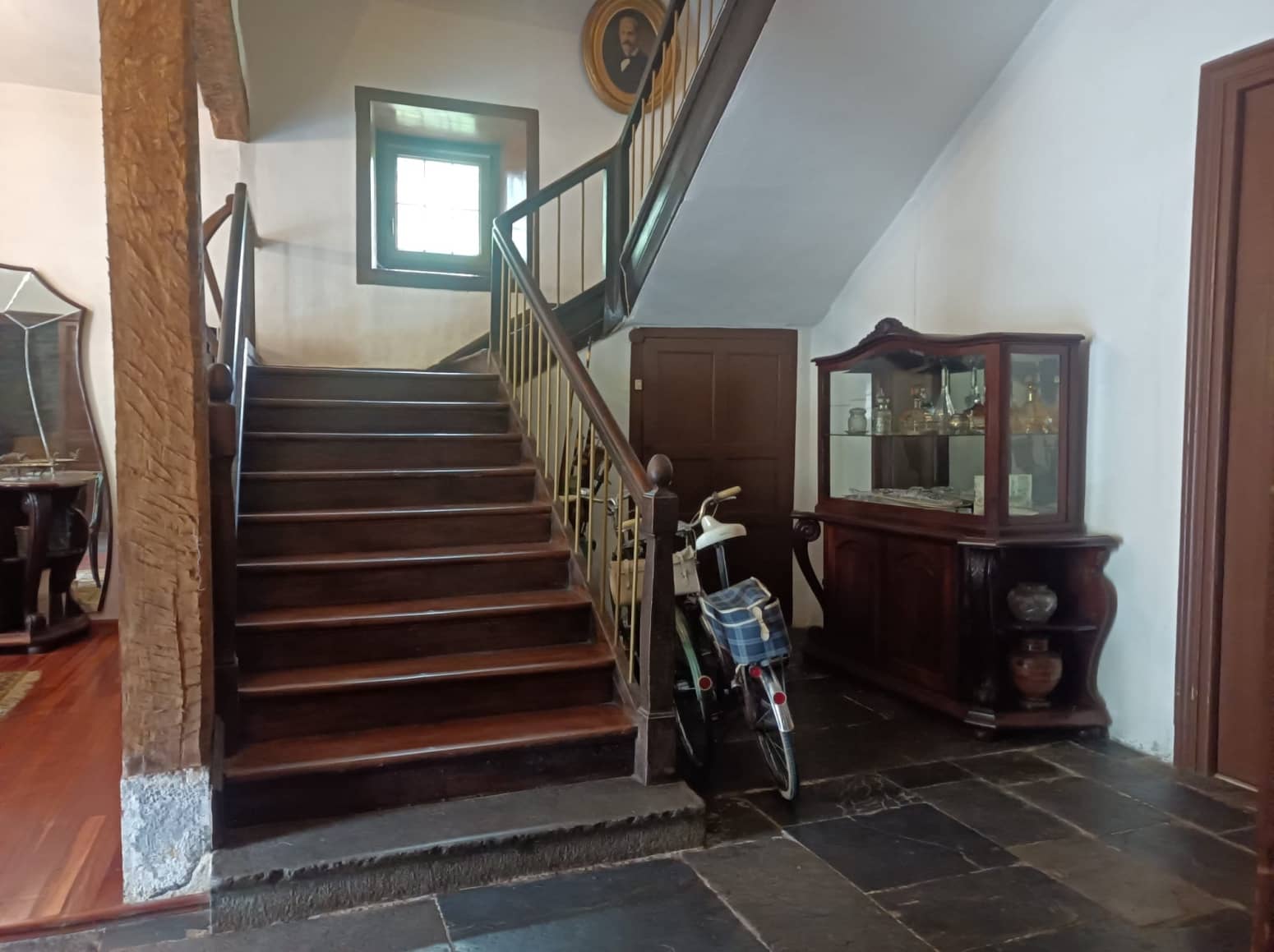 7 bedroom Villa for sale in Ruesga with garage - € 360,000 (Ref: 8896482)