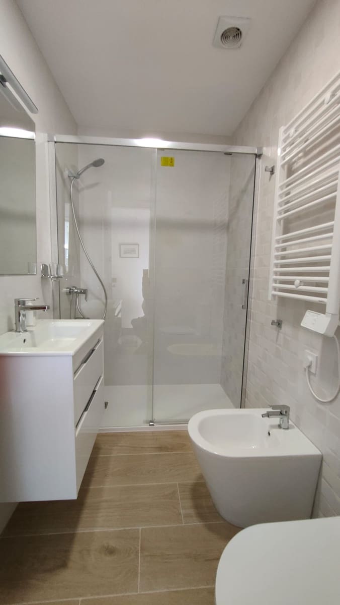 1 soveværelse Lejlighed til leje i Santander - € 800 (Ref: 8948599)