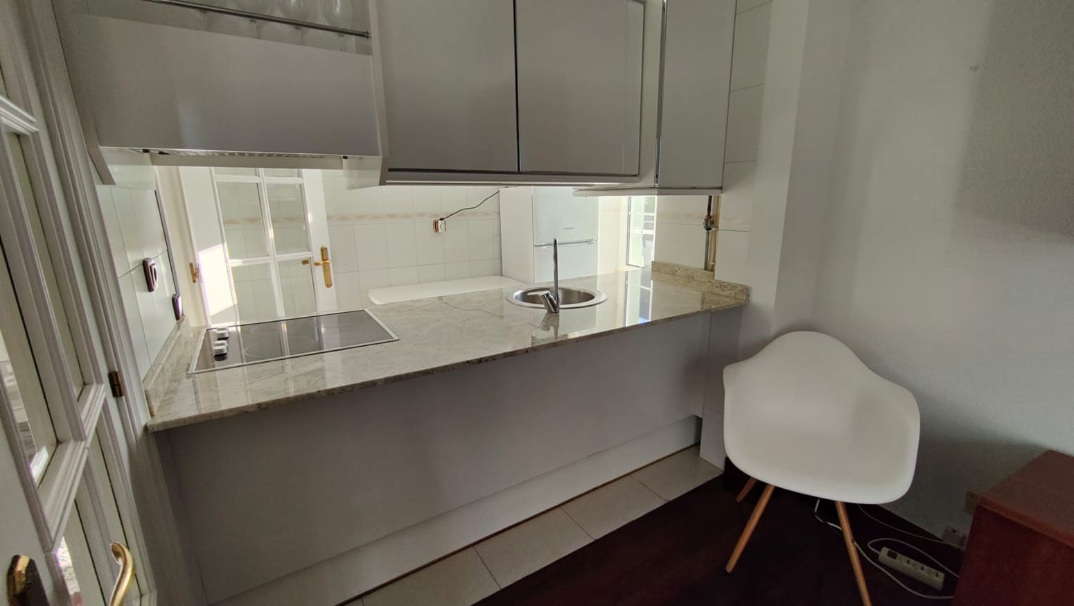 1 soveværelse Lejlighed til leje i Santander - € 800 (Ref: 8948599)