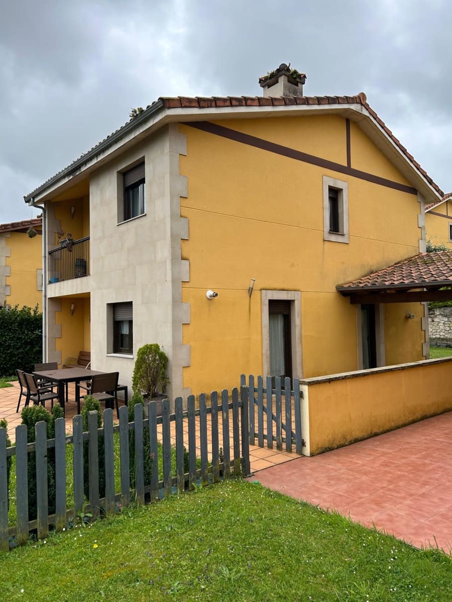 4 soveværelse Villa til salg i Santillana del Mar med garage - € 410.000 (Ref: 8978562)