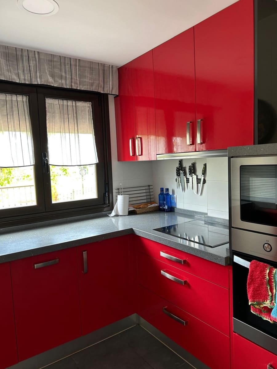 4 soveværelse Villa til salg i Santillana del Mar med garage - € 410.000 (Ref: 8978562)