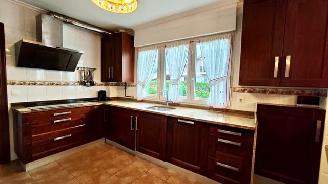 6 soveværelse Villa til salg i Bárcena de Cicero - € 440.000 (Ref: 9007758)