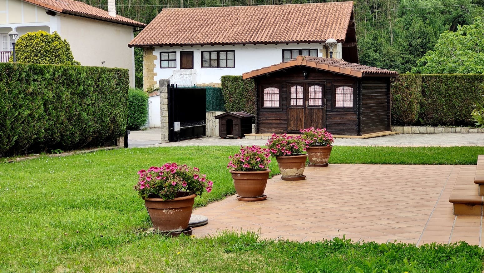 6 bedroom Villa for sale in Barcena de Cicero - € 440,000 (Ref: 9007758)