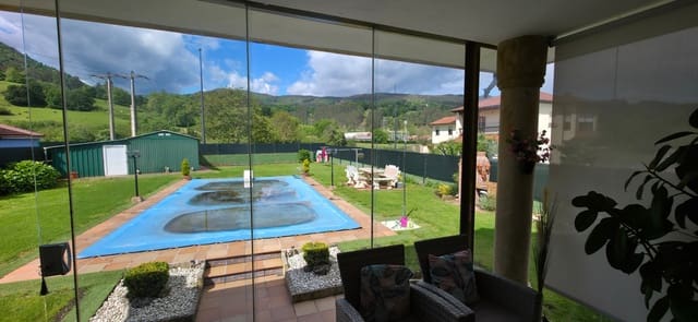 5 soveværelse Villa til salg i Los Corrales de Buelna med garage - € 595.000 (Ref: 9007759)