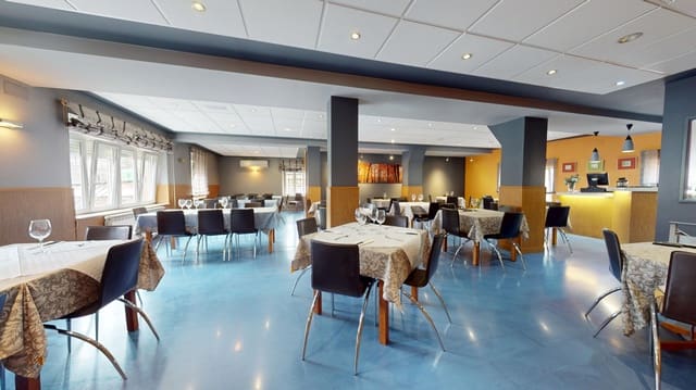 19 quarto Empresa para venda em Valdeolea - 460 000 € (Ref: 9064992)