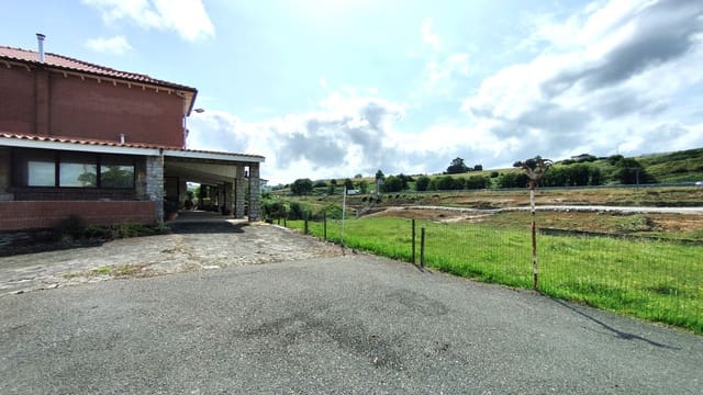 5 soveværelse Villa til salg i Polanco med garage - € 410.000 (Ref: 9124822)