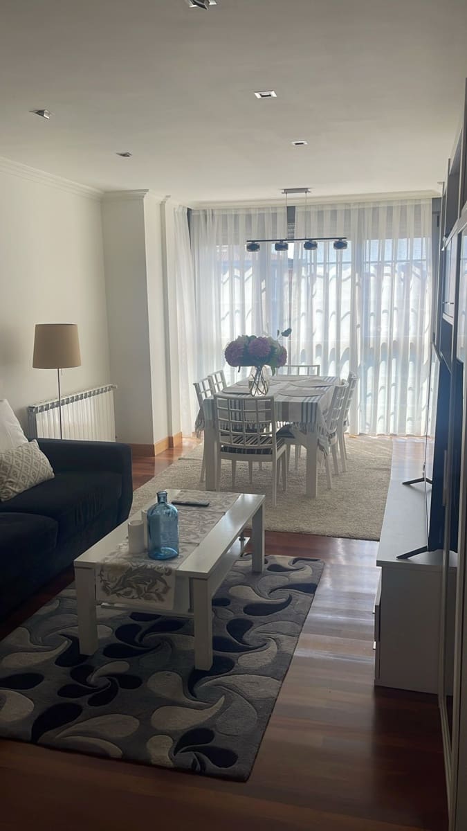 3 sypialnia Mieszkanie do wynajęcia w Santander z basenem garażem - 1 200 € (Ref: 9159300)