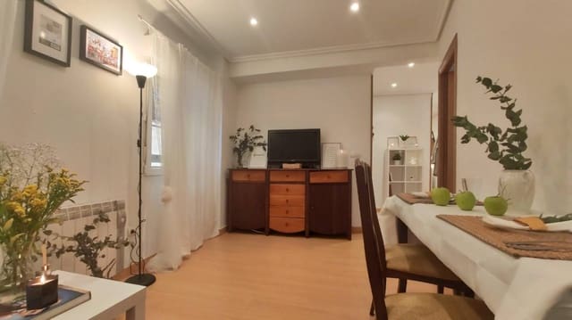 2 soveværelse Lejlighed til leje i Santander - € 850 (Ref: 9160851)