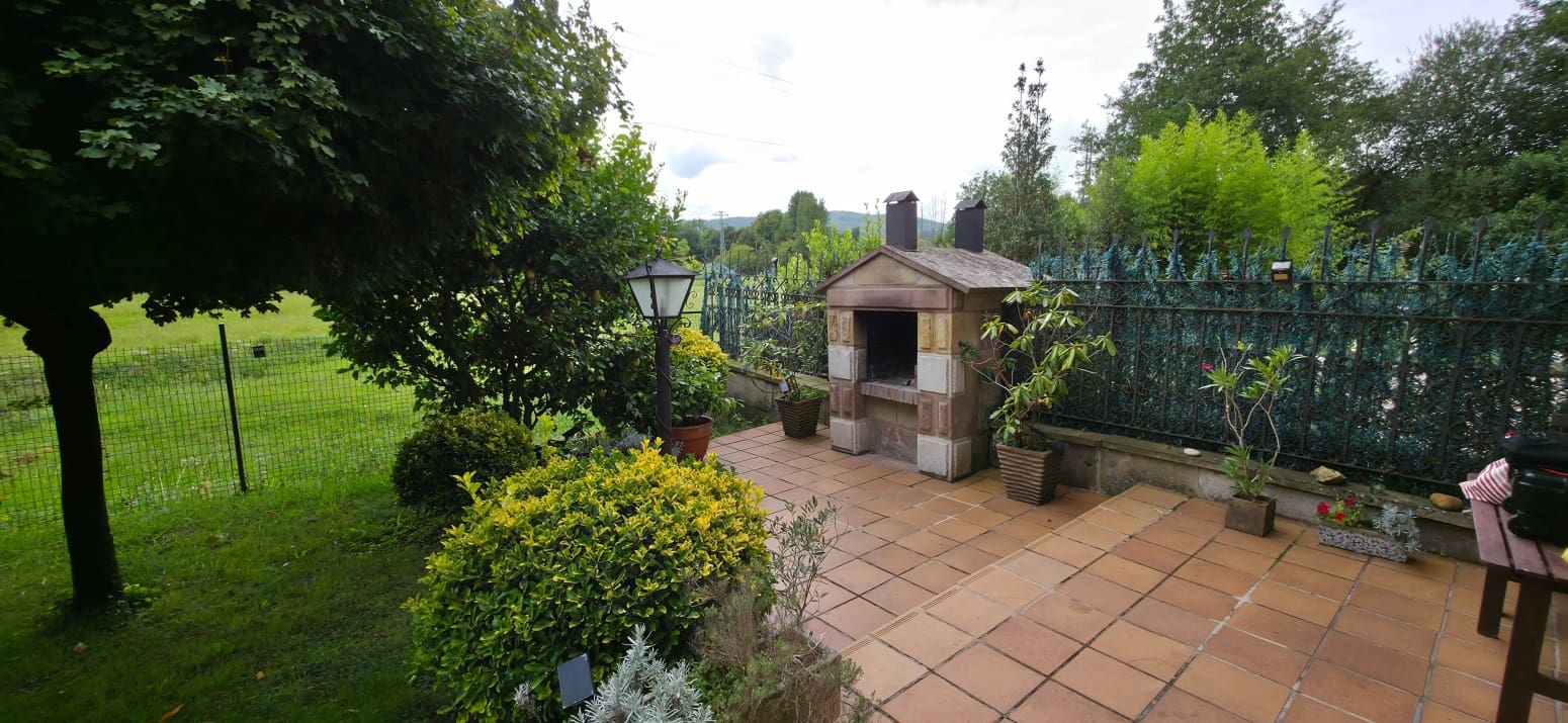 4 soveværelse Villa til salg i Parbayon med garage - € 505.000 (Ref: 9162105)