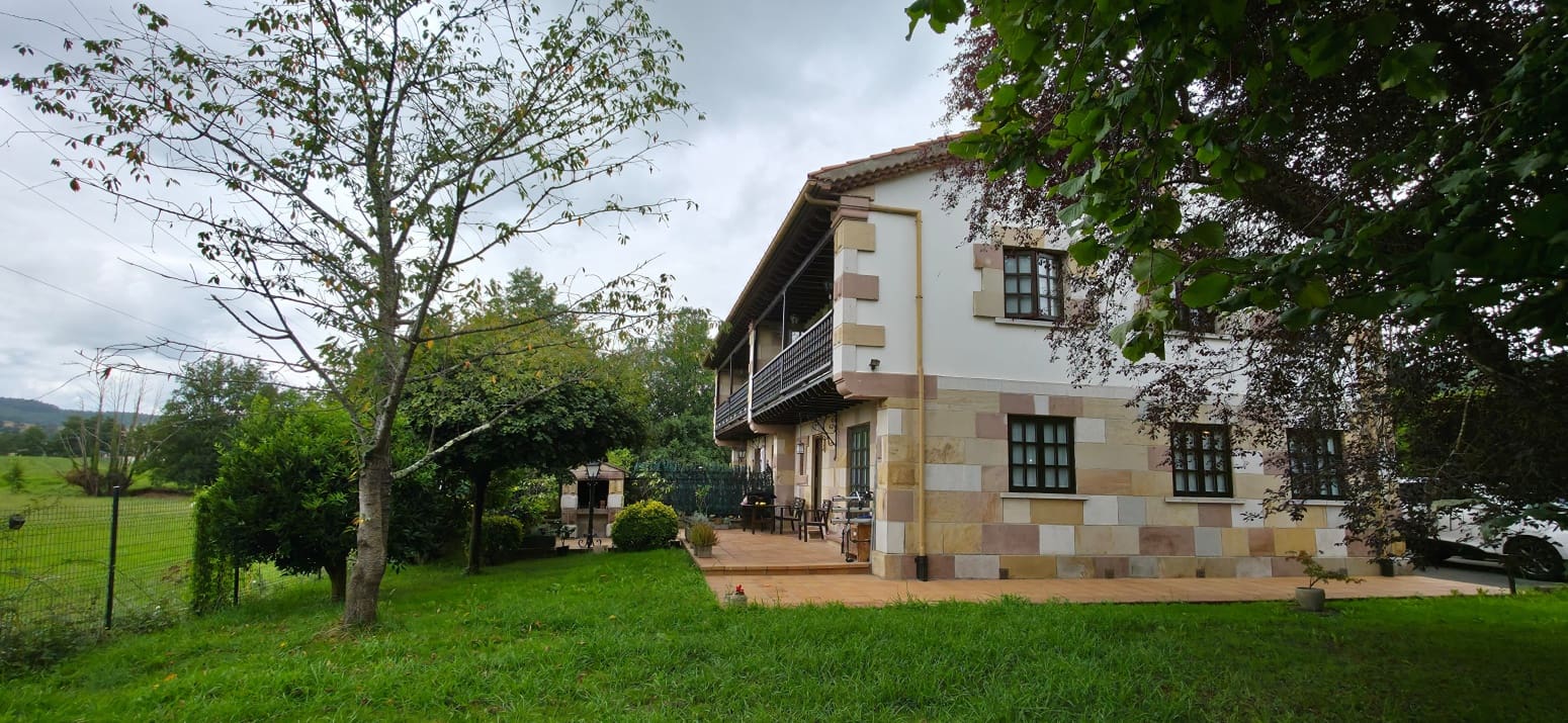 4 soveværelse Villa til salg i Parbayon med garage - € 505.000 (Ref: 9162105)